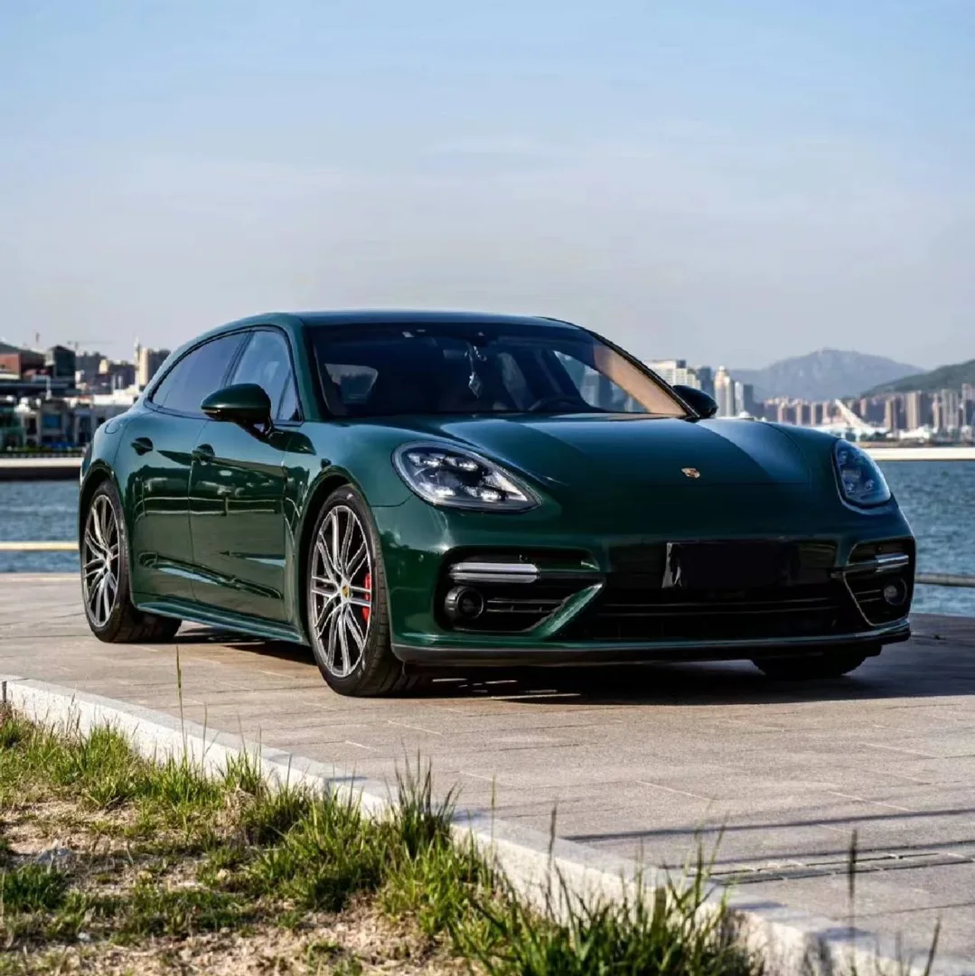 Glossy Viridis Green PPF على سيارة