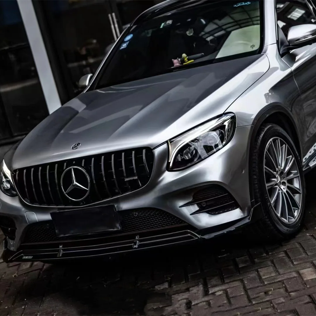GT Silver على سيارة