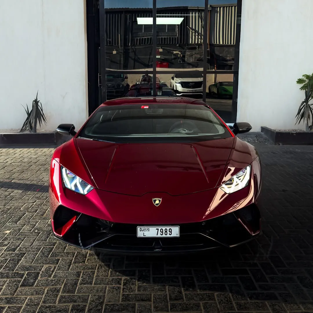 Liquid Metallic Dragon Blood Red PPF على سيارة
