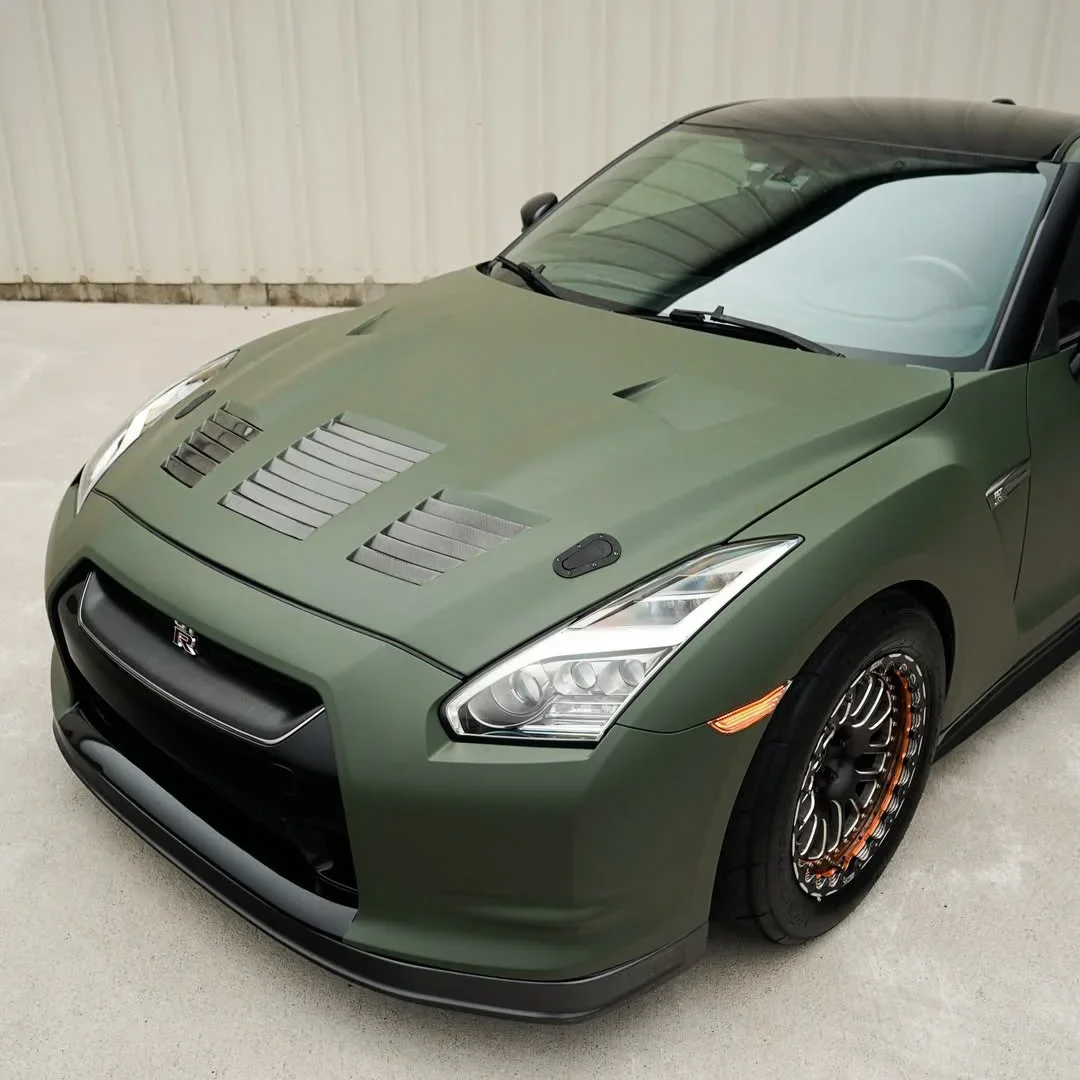 Satin Army Green PPF على سيارة