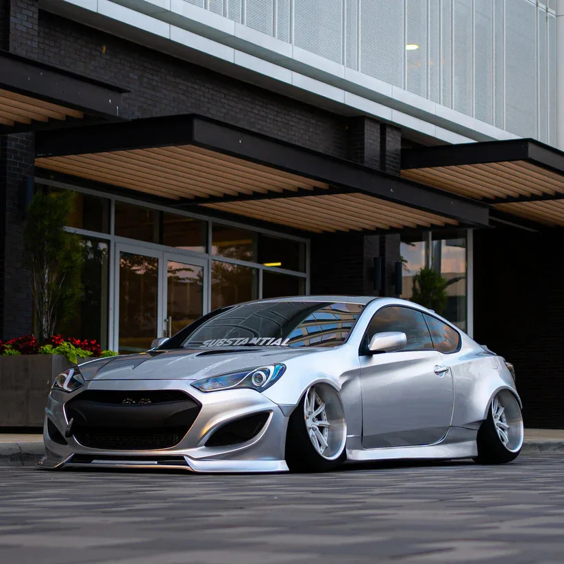 Ultra Gloss Metallic Silver على سيارة